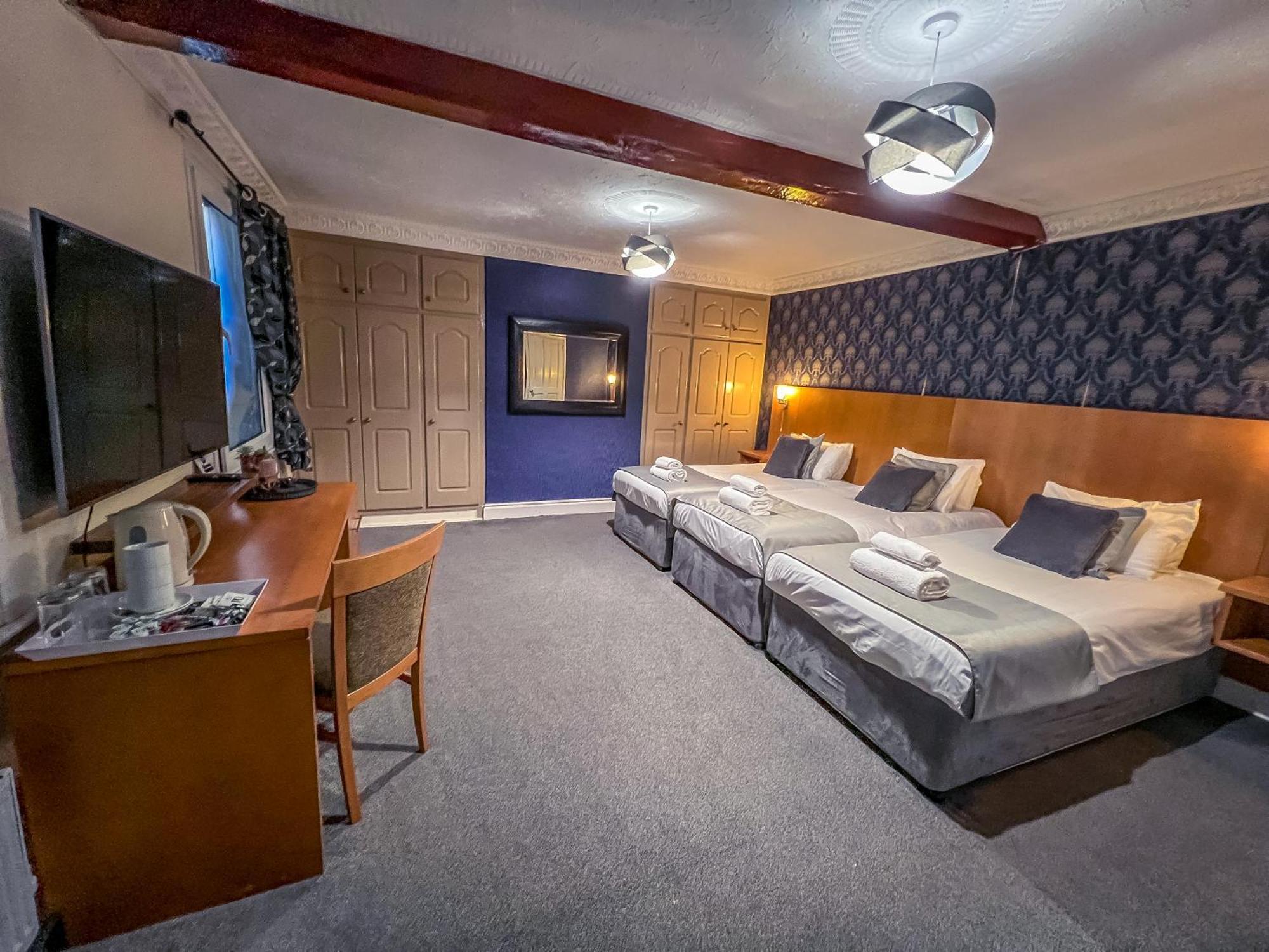 Quayside & Bar 4*