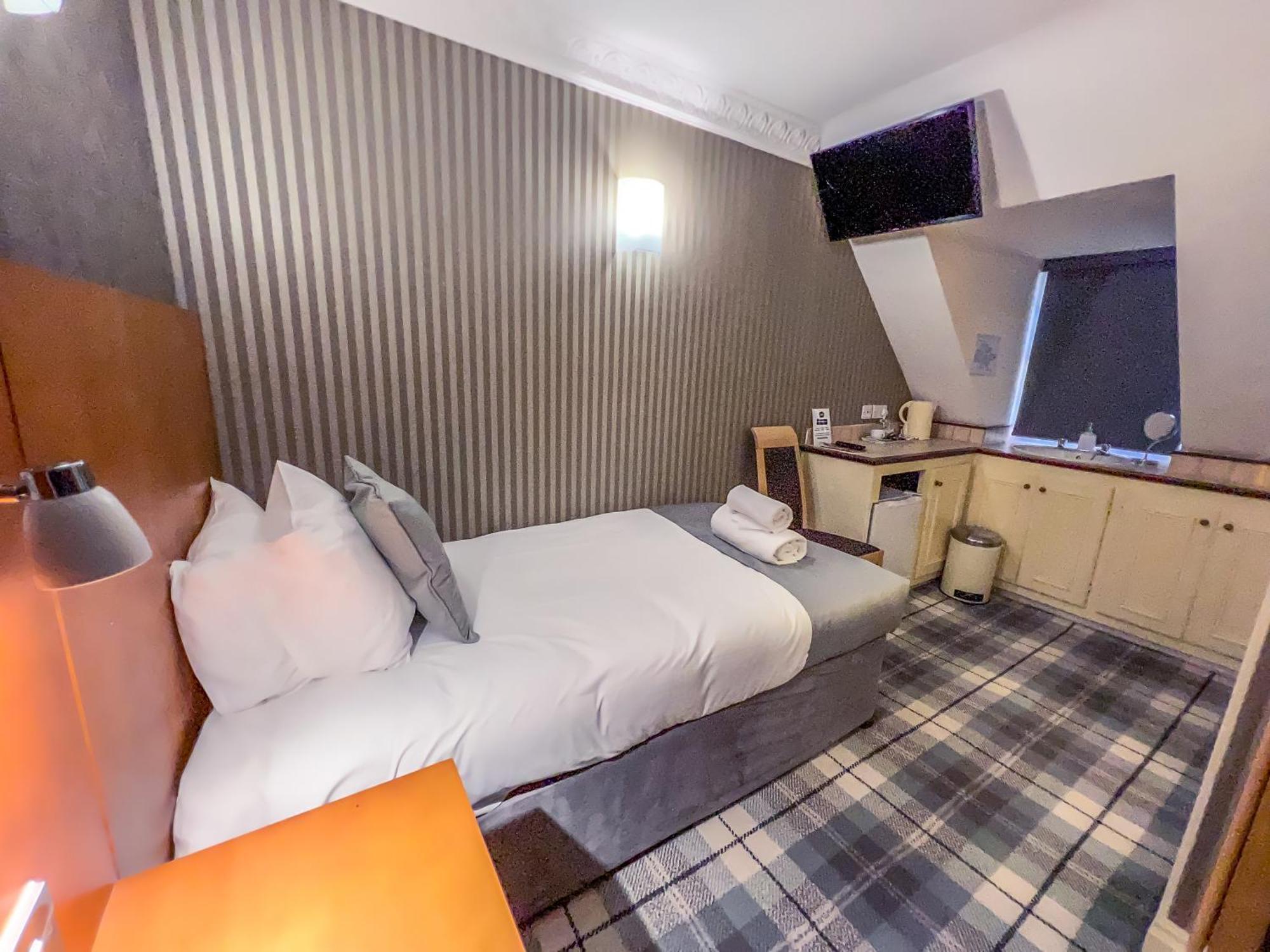 Quayside & Bar 4* Boston