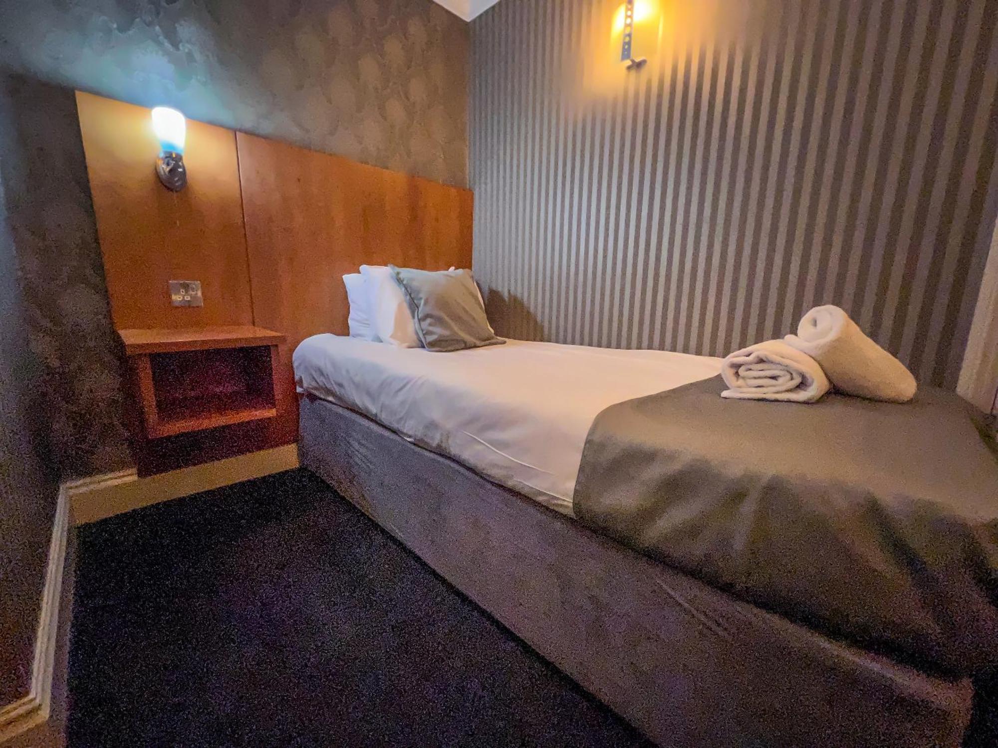 Hotel Quayside & Bar 4*